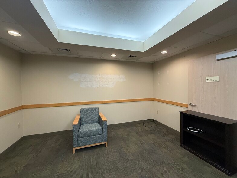 More Photos Of 1704 S Custer Rd, Monroe Medical For Sale