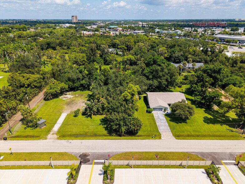 More Photos Of 6901 Hendry Creek Dr, Fort Myers Specialty For Sale