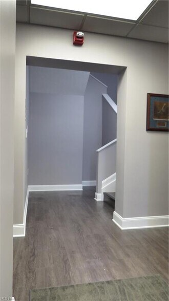 More Photos Of 15000 Madison Ave, Lakewood Office Residential For Lease