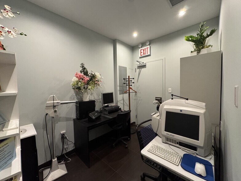 More Photos Of 139-149 Centre St, New York Medical For Sale