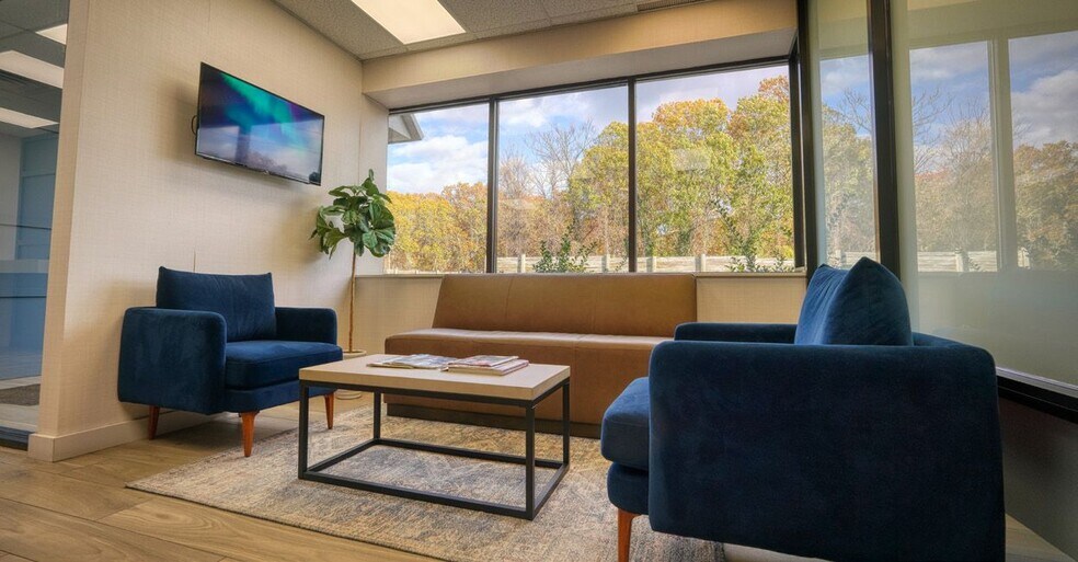 More Photos Of 1800 Motor Pky, Islandia Warehouse For Lease