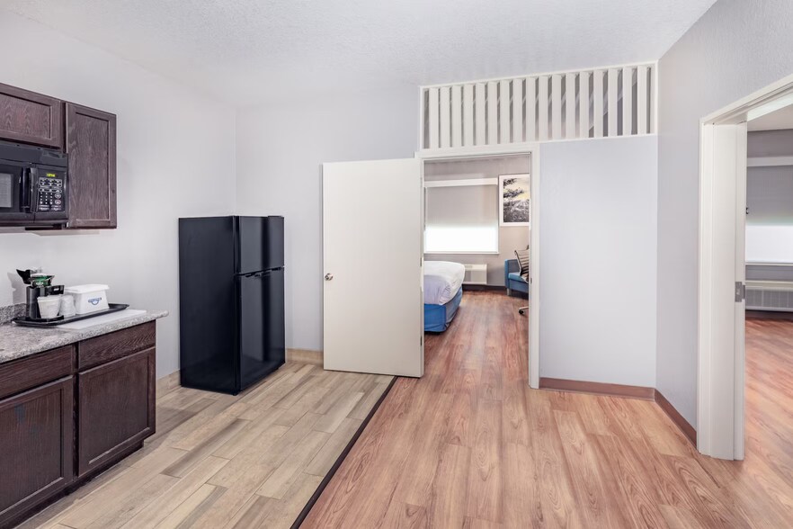 More Photos Of 4038 Frontage Road I-10 E, San Antonio Hotel For Sale