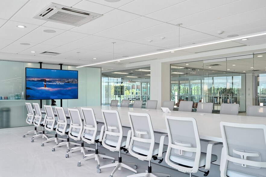 More Photos Of 144 Turnpike Rd, Southborough Office For Lease