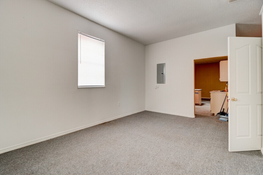 More Photos Of 2820 Howland Blvd, Deltona Storefront Retail Office For Sale