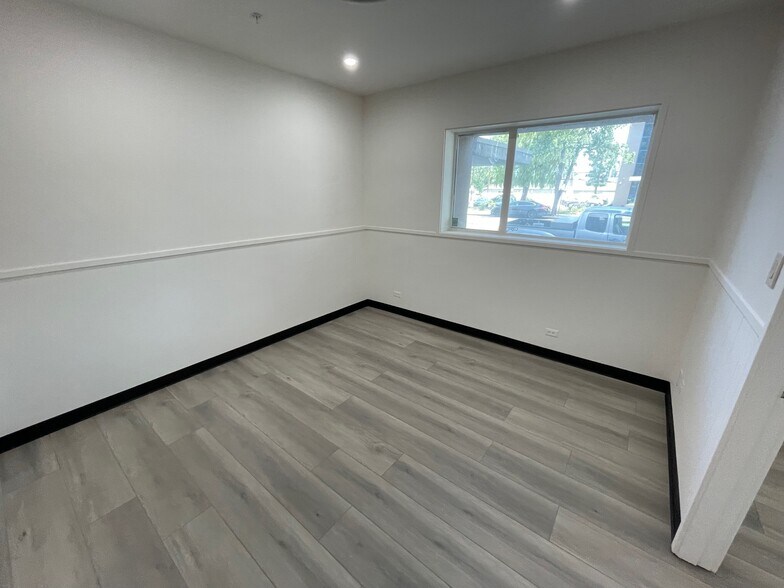 More Photos Of 1811 W Magnolia Blvd, Burbank Office For Lease