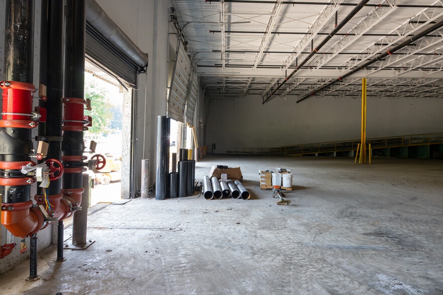 More Photos Of 144 Water st, Old Fort Warehouse For Lease