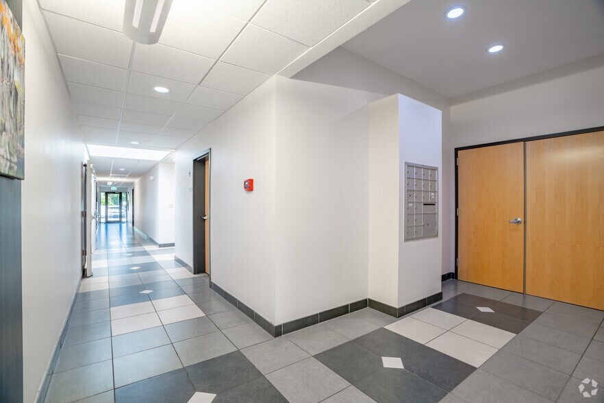 More Photos Of 541 S State Road 7, Margate Unknown For Lease