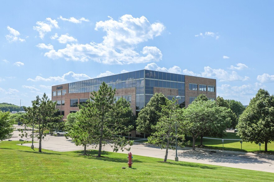 More Photos Of 5133 W Terrace Dr, Madison Office For Sale