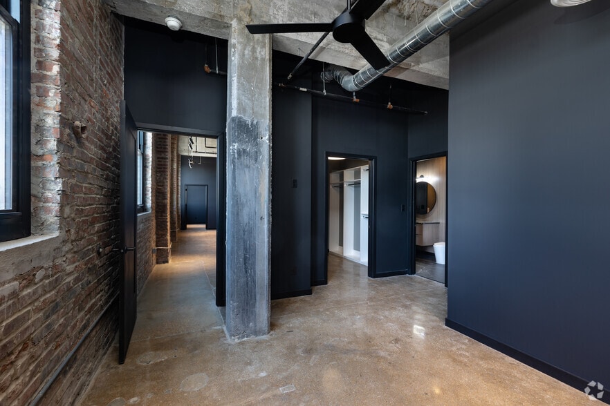 More Photos Of 3041-3043 Locust St, Saint Louis Apartments For Lease