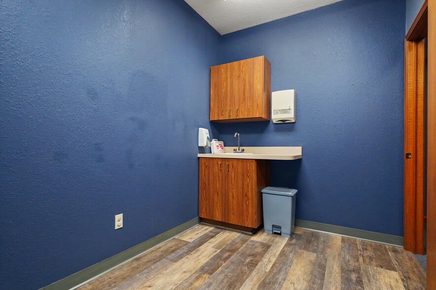 More Photos Of 819 Southwestern Run, Youngstown Medical For Sale
