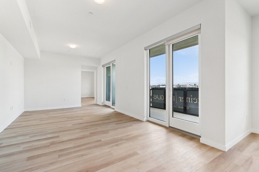 More Photos Of 9900 Venice Blvd, Culver City Apartments For Lease