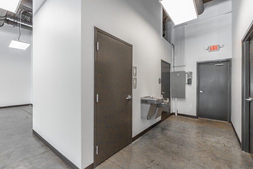 More Photos Of 5024 Hunter Rd, Ooltewah Storefront Retail Office For Lease