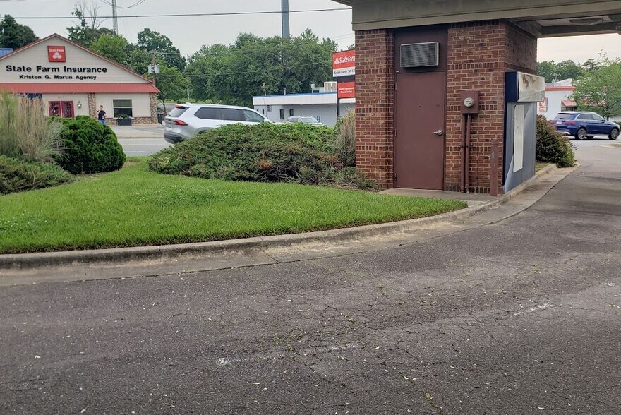 More Photos Of 3484 Robinhood Rd, Winston-Salem Freestanding For Sale