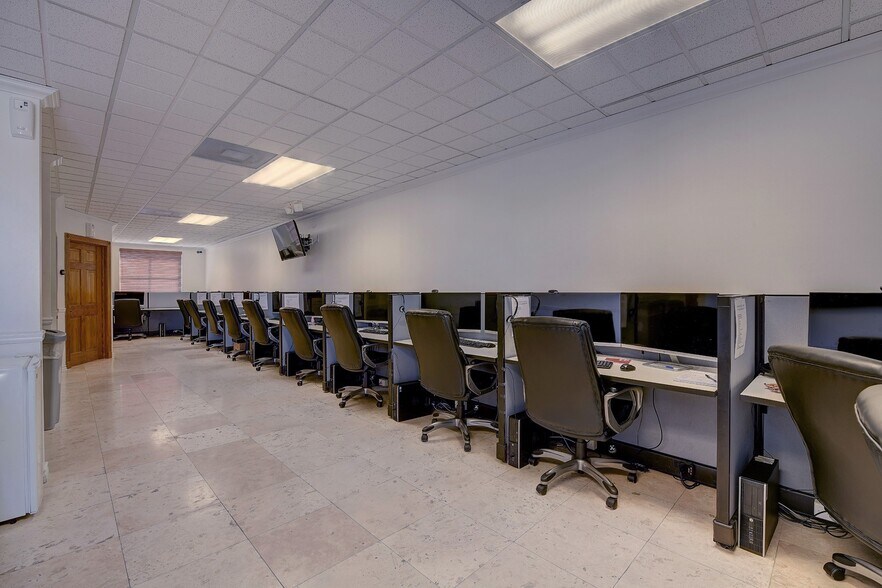 More Photos Of 5220 S University Dr, Davie Office For Sale