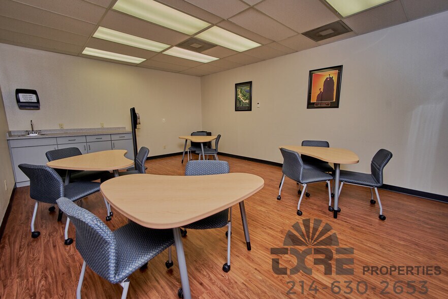 More Photos Of 500 Grapevine Hwy, Hurst Office For Lease