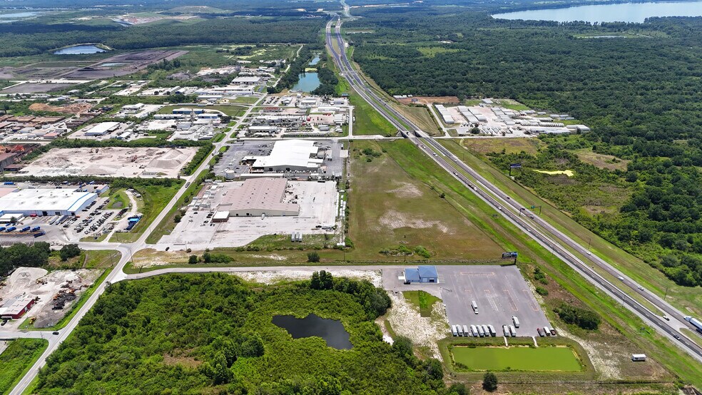 More Photos Of 3755 Maine Ave, Lakeland Warehouse For Lease