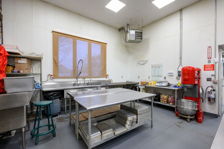 More Photos Of 499 State Rd, Plymouth Restaurant For Sale