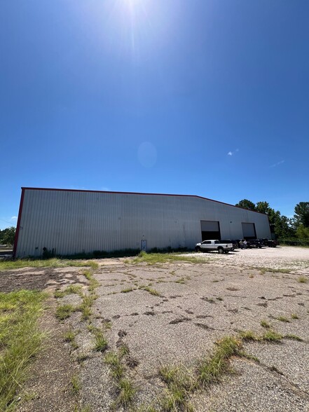 More Photos Of 2300 US-259 BUS, Kilgore Warehouse For Lease