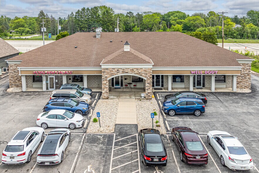 More Photos Of 10040-10046 N Port Washington Rd, Mequon Storefront Retail Office For Lease