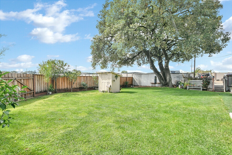 More Photos Of 310 Sandy Ln, Oakley Manufacturing For Sale