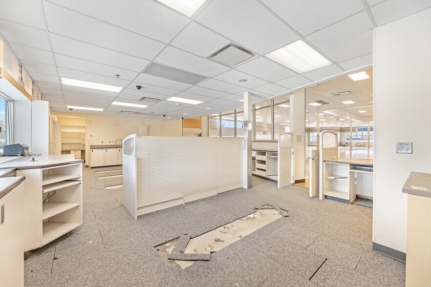 More Photos Of 2229 E State St, Salem Drugstore For Sale