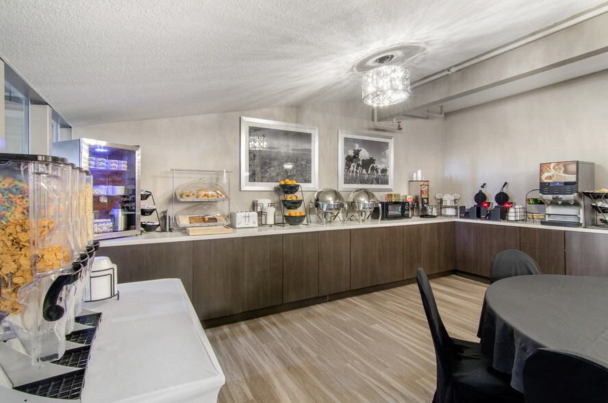 More Photos Of 2700 W 18th Ave, Emporia Hotel For Sale