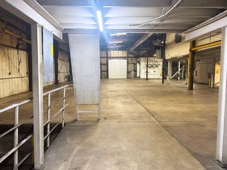 More Photos Of 5151 E 56th Ave, Commerce City Manufacturing For Lease
