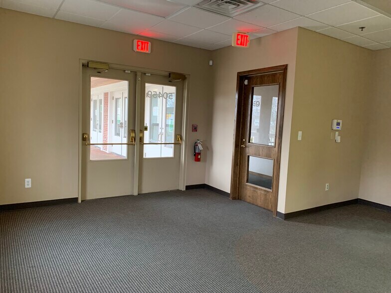 More Photos Of 50409-50469 Independence St, Canton Office For Lease