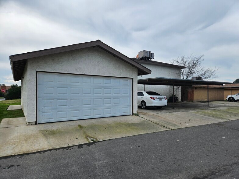 More Photos Of 2711 Hollyhock Ln, Bakersfield Apartments For Sale