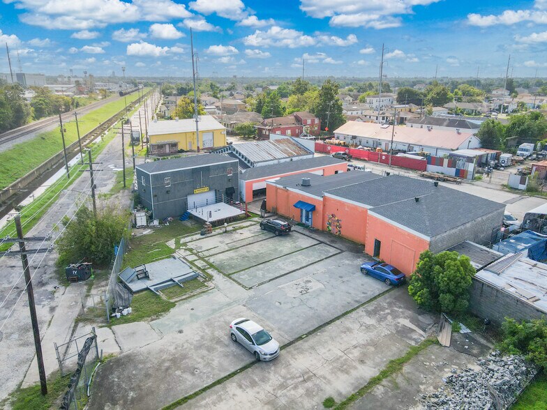 More Photos Of 1857 Agriculture St, New Orleans Showroom For Sale