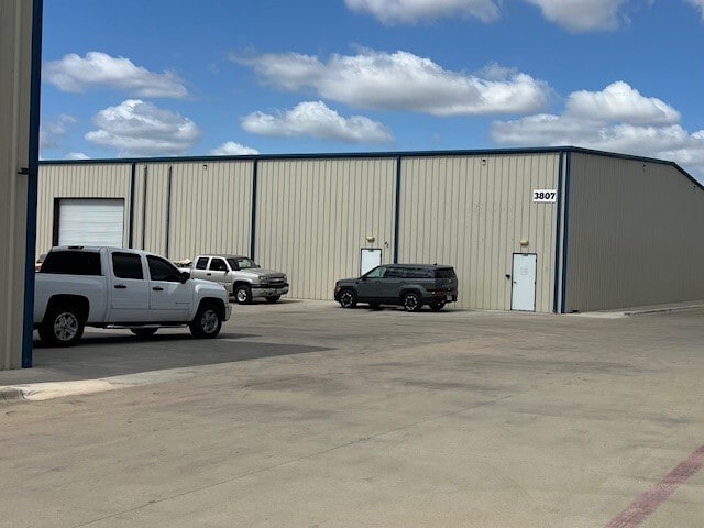 More Photos Of 3871 E University Ave, Georgetown Unknown For Lease