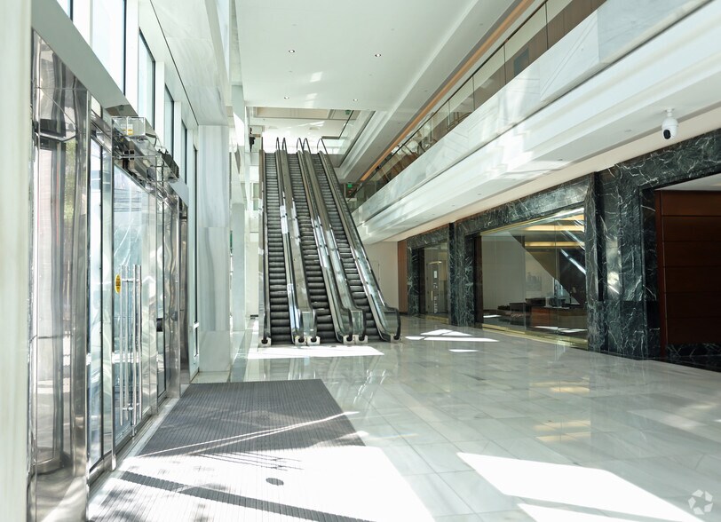 More Photos Of 101 E Kennedy Blvd, Tampa Office Residential For Lease