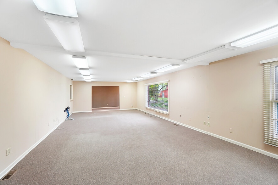 More Photos Of 1354 N Monroe Dr, Xenia Medical For Lease