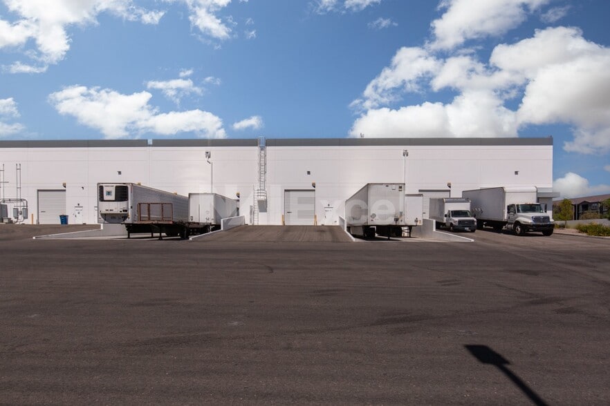 More Photos Of 7925 W Arby Ave, Las Vegas Distribution For Sale