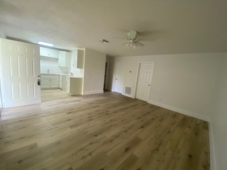 More Photos Of 401 SW 7th Ave, Fort Lauderdale Apartments For Sale