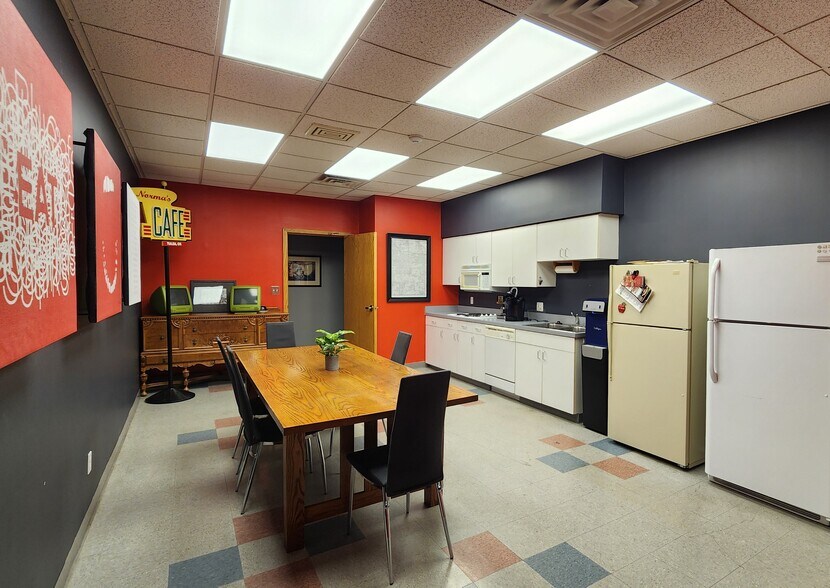 More Photos Of 5920 S Hohman Ave, Hammond Flex For Lease