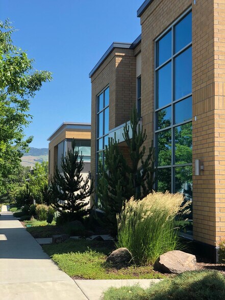 Primary Photo Of 700 Mistletoe Rd, Ashland Office For Lease