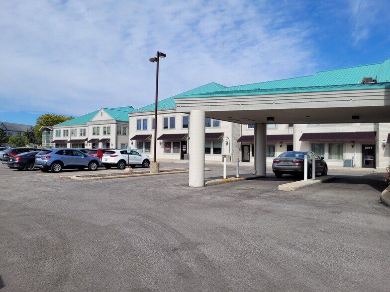 More Photos Of 2301-2359 Silvernail Rd, Pewaukee General Retail For Sale