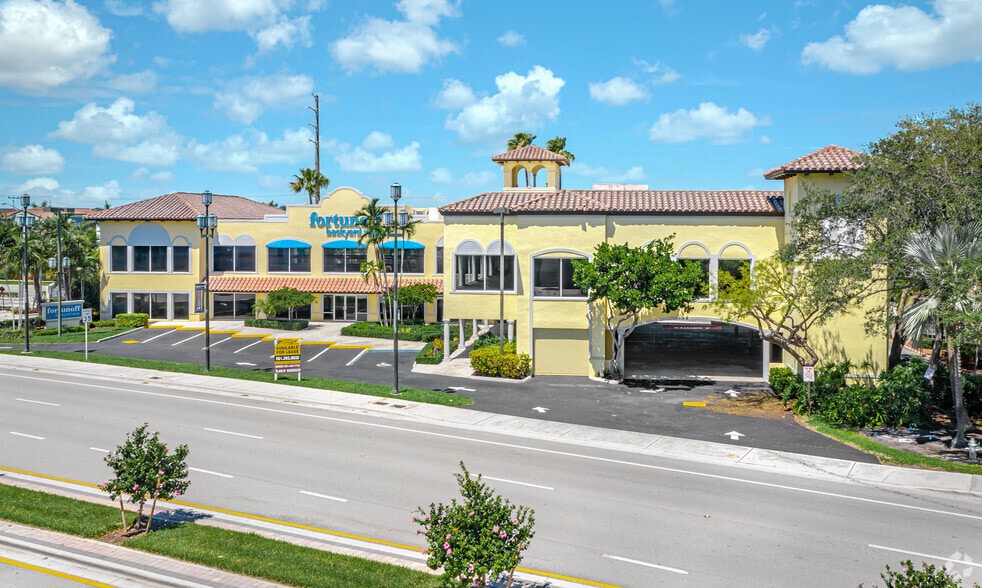 More Photos Of 601 N Federal Hwy, Boca Raton Freestanding For Lease