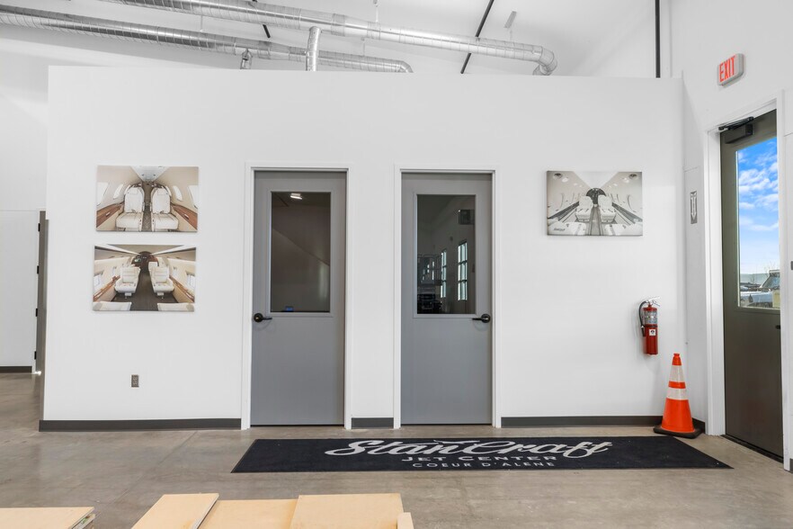 More Photos Of 3300 W Aviation Dr, Hayden Light Distribution For Lease