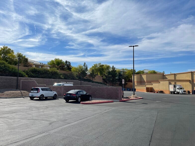 More Photos Of Stephanie And Horizon Rdg, Henderson Land For Sale