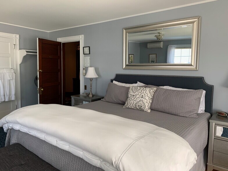 More Photos Of 548 Main St, Fryeburg Hotel For Sale