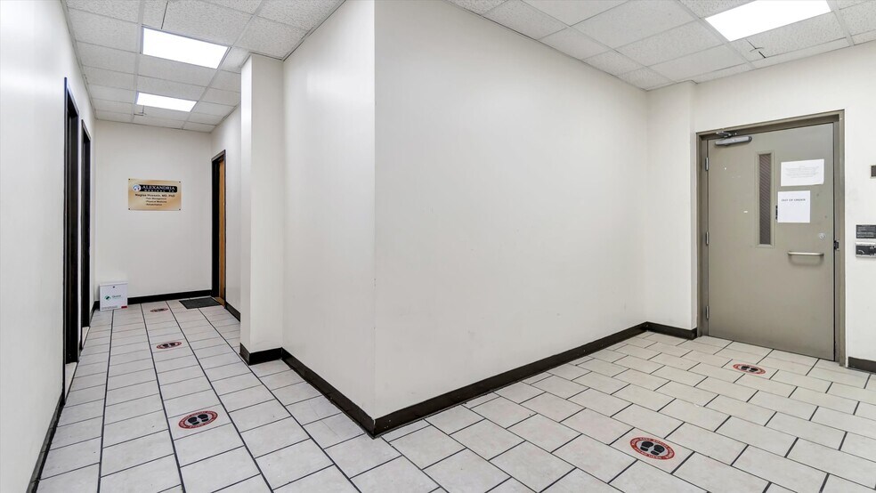 More Photos Of 2385 Arthur Ave, Bronx Storefront Retail Office For Lease