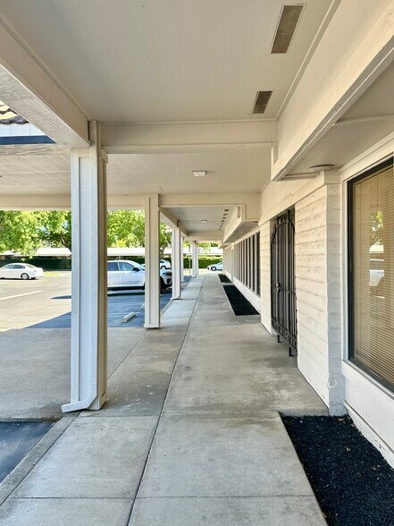 More Photos Of 2125 Wylie Dr, Modesto Office For Sale