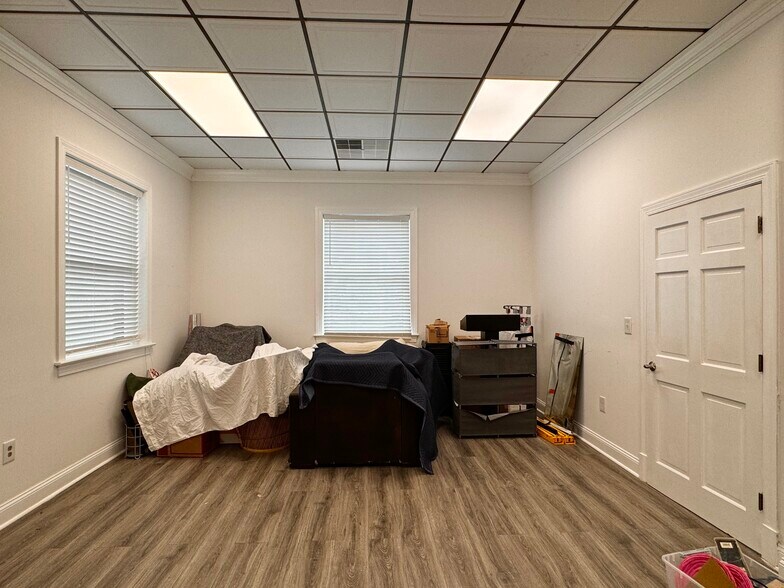 More Photos Of 490 Westfield Rd, Charlottesville Storefront Retail Office For Lease