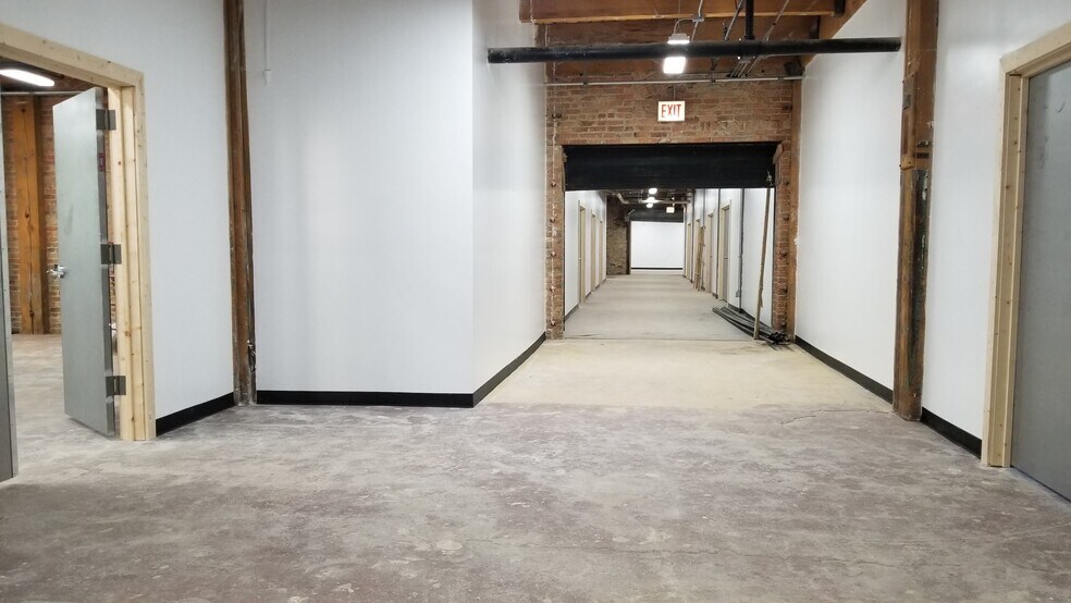 More Photos Of 5333-5339 W Lake St, Chicago Warehouse For Lease