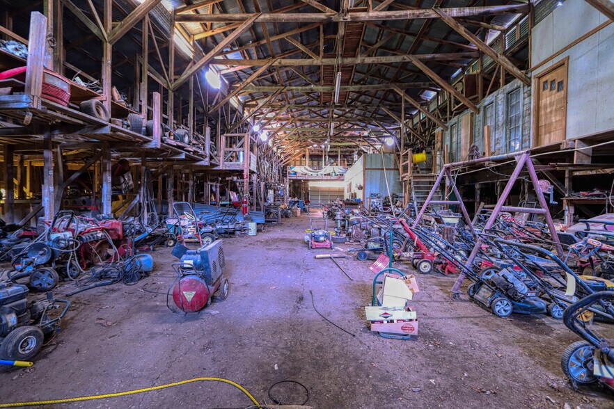 More Photos Of 100 S Magnolia Ave, Hubbard Auto Repair For Sale