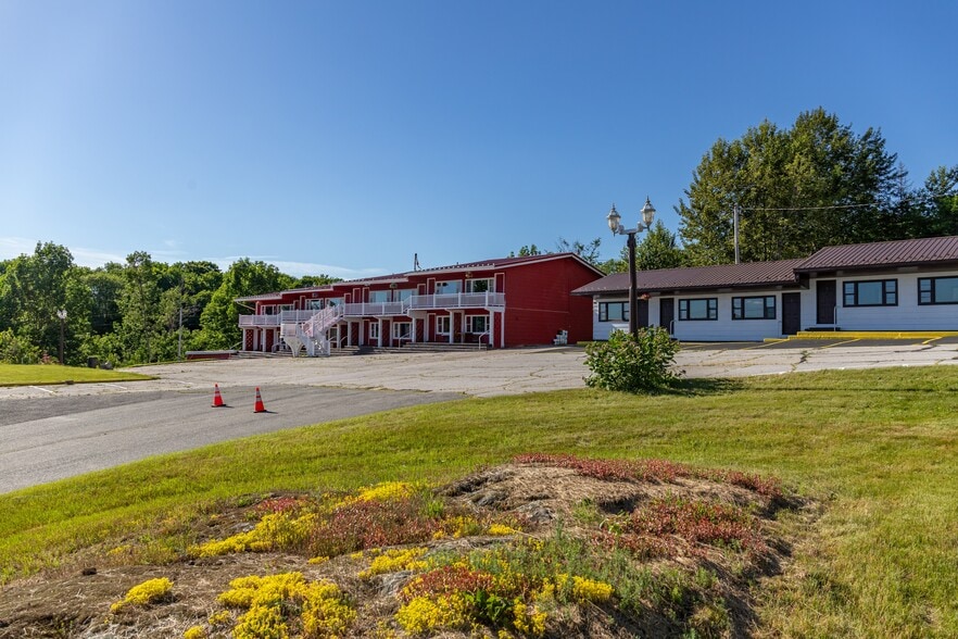 More Photos Of 196 US Route 1, Bucksport Hotel For Sale
