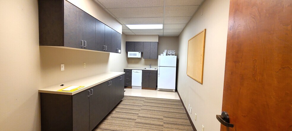 More Photos Of 333 High St NE, Salem Office For Lease