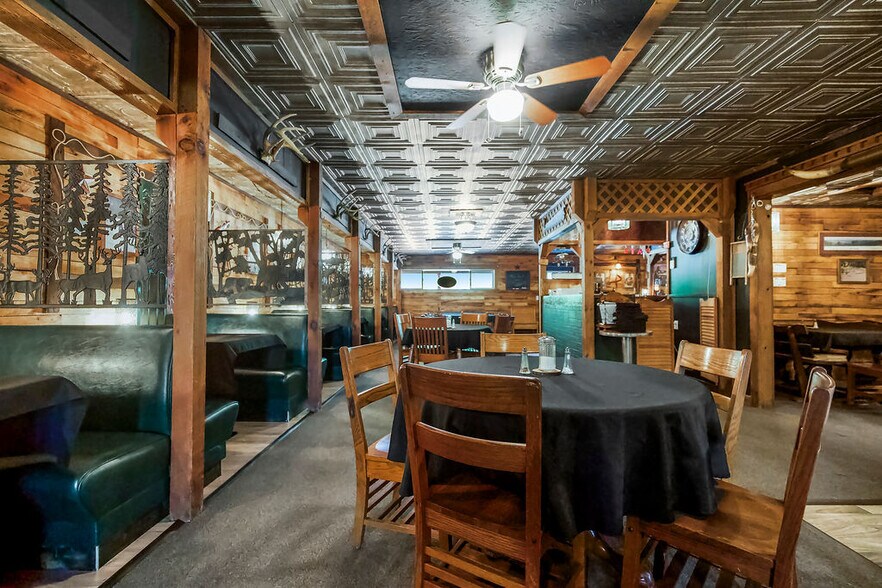 More Photos Of 24200 MO-45, Rushville Flex For Sale